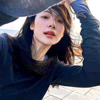 一线女星素颜现身菜市场，公司火速否认，连续多日引热议